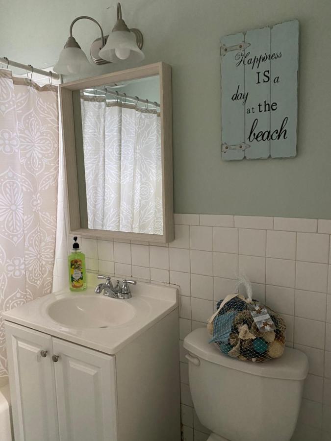 3 Bedroom House Fenced Backyard Private Patio Areas Grill Firepit Plenty Parking! Quick Access 10 Min To Airport Delray West Palm Lake Worth Beach