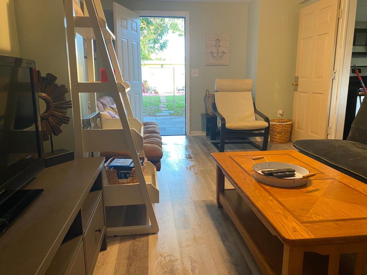 Complex 3 Bedroom House Fenced Backyard Private Patio Areas Grill Firepit Plenty Parking! Quick Access 10 Min To Airport Delray West Palm