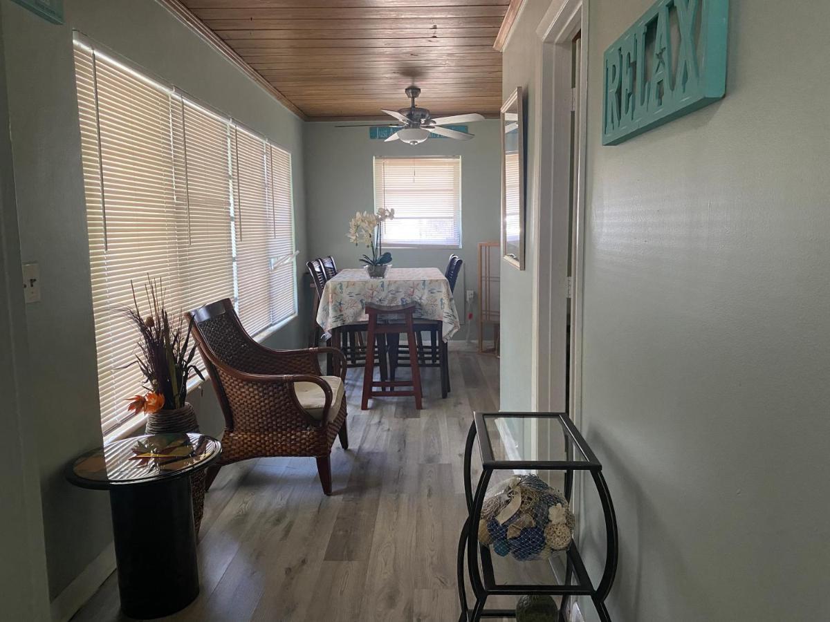 3 Bedroom House Fenced Backyard Private Patio Areas Grill Firepit Plenty Parking! Quick Access 10 Min To Airport Delray West Palm *