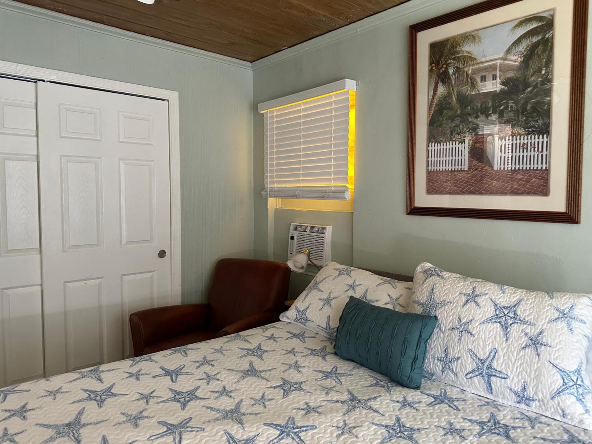 Complex 3 Bedroom House Fenced Backyard Private Patio Areas Grill Firepit Plenty Parking! Quick Access 10 Min To Airport Delray West Palm Lake Worth Beach